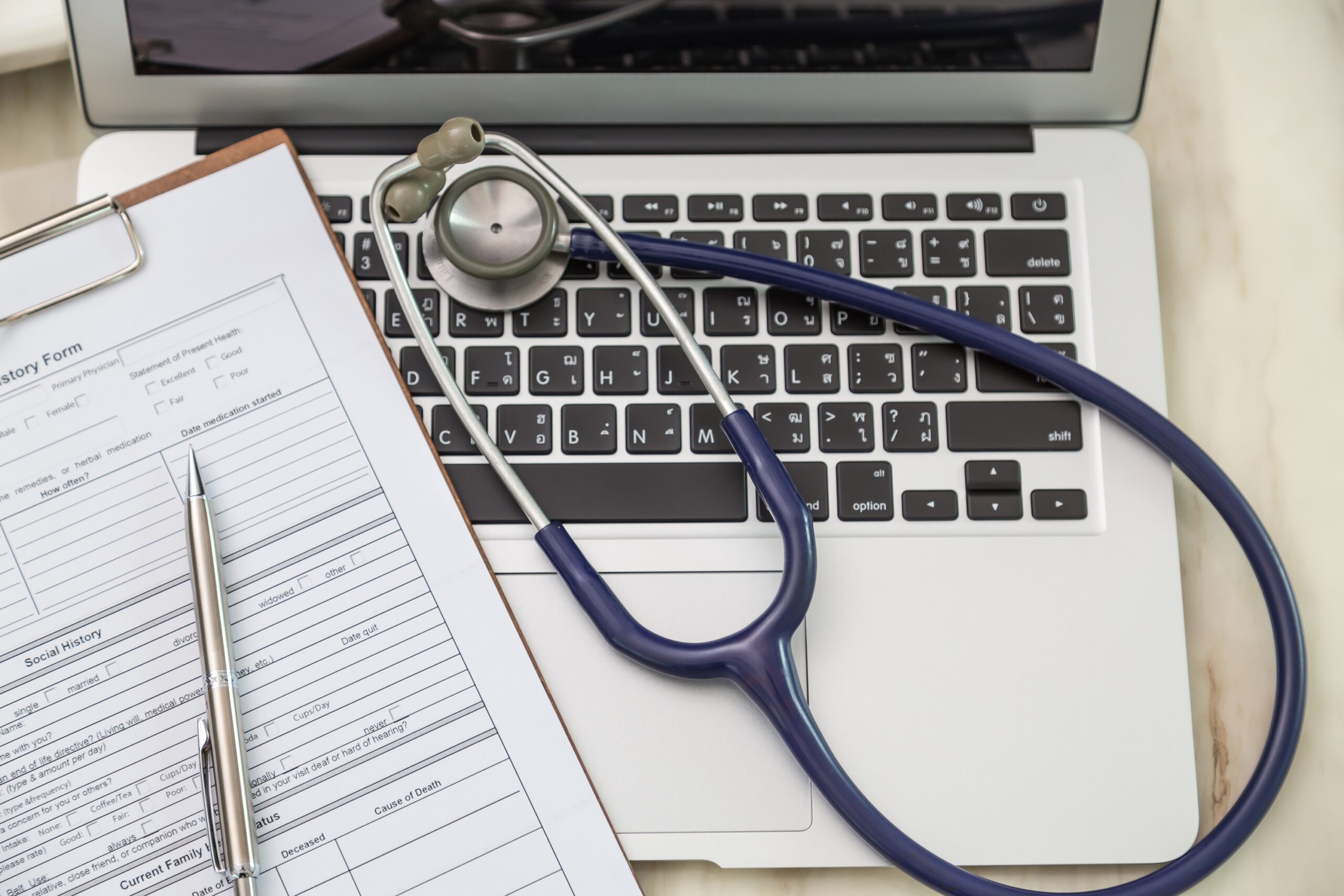 <a href='https://www.freepik.com/photos/safety-security'>Safety and security photo created by jannoon028 - www.freepik.com</a> Quel droit pour refuser la mutuelle santé d'entreprise